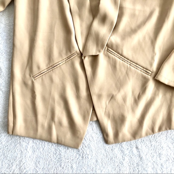 SOLD✖️Lulu's Taupe Miss Punctuality Blazer | Large - Picture 5 of 11